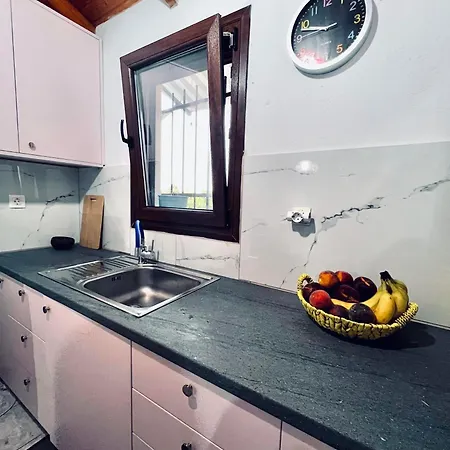 Вилла Platanos Stone House
